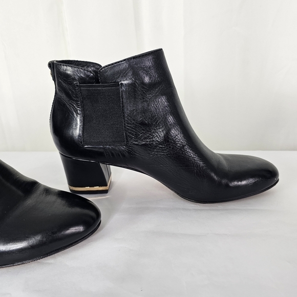 Vince Camuto Signature black leather ankle bootie metallic heel Size 7 - Picture 5 of 10